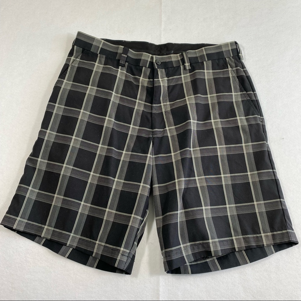 Champions Tour Plaid Golf Shorts Flat Front Men’s Shorts size 34 Black G…
